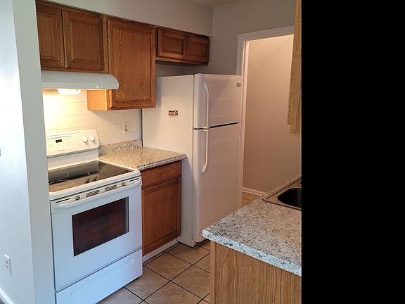 5th image of 3103 Silver Rock Dr
