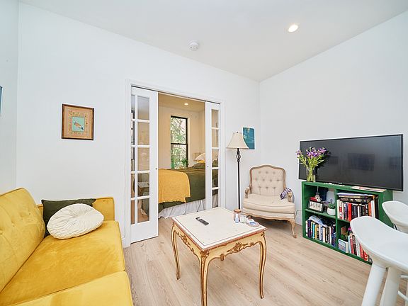 5th image of 319 E 78th St #3D