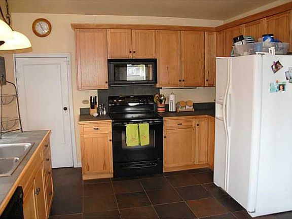 5th image of 411 W 5th St
