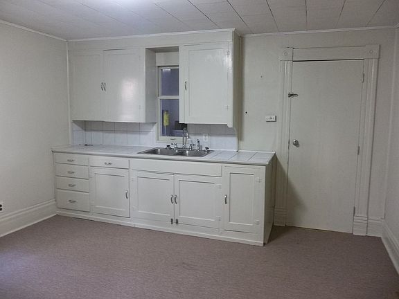 5th image of 406 N Lafayette Ave