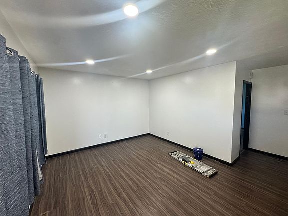 5th image of 3033 Weirton Dr