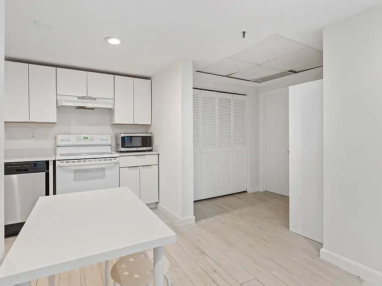 1427 Commonwealth Ave #102 — Photo 6