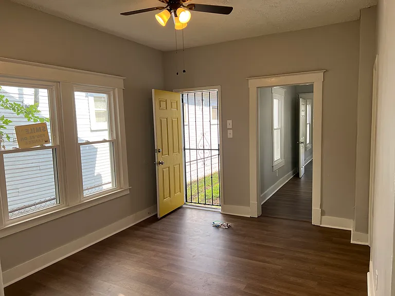 1763 W Gaulbert Ave — Photo 8
