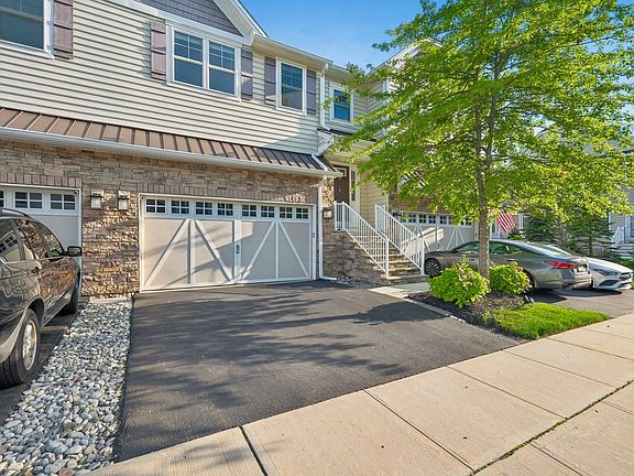 3rd image of 56 Eckert Dr