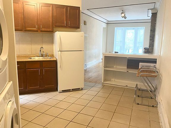 Kitchen to living room