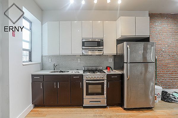 1st image of 240 Madison St APT 3R