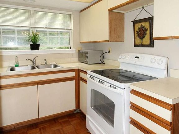 4th image of 12109 Green Ledge Ct #56