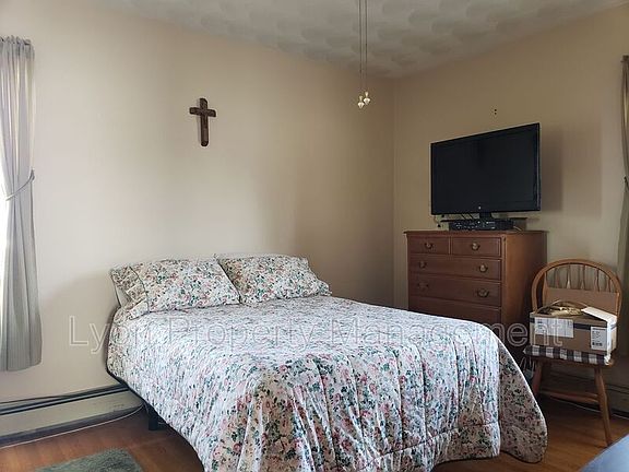 3rd image of 18 Burgess Ave Floor 2