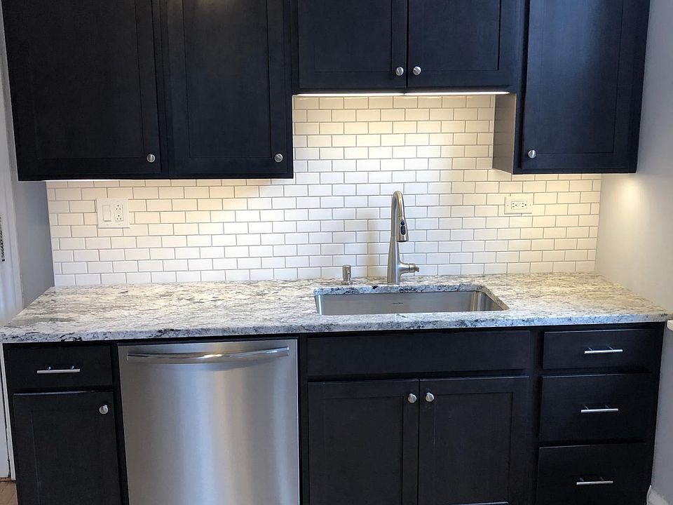 1st image of 1725 N Hermitage Ave #2