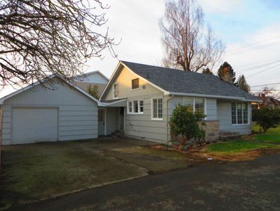 2070 Roosevelt Ave, Enumclaw, WA, 98022