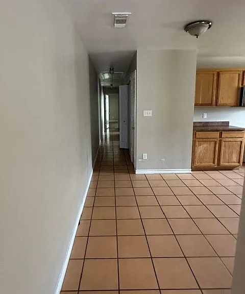 1018 N Brents Ave — Photo 4