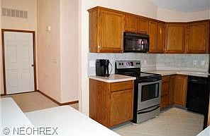 5th image of 5693 Gateway Ln #801