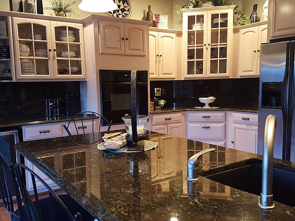 Kitchen granite countertops 