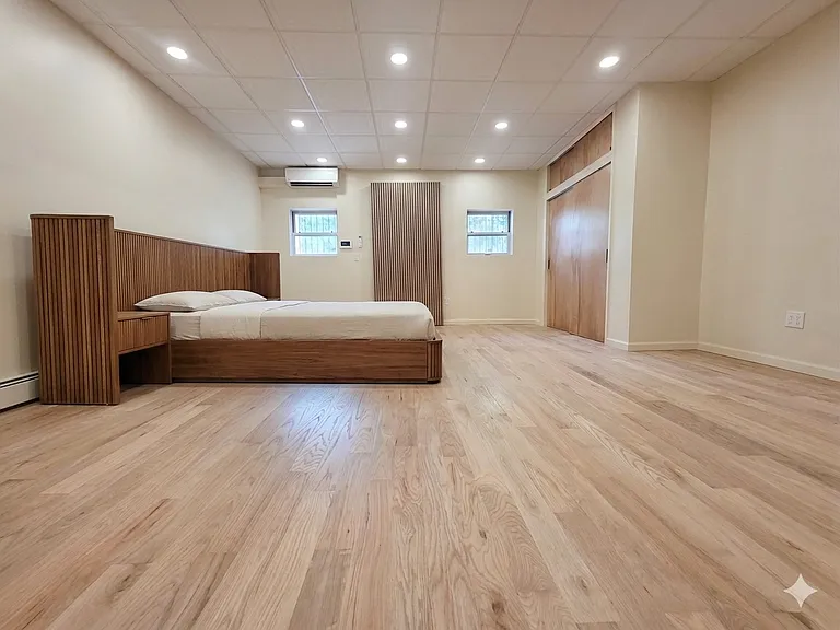315 Leonard St #1A — Photo 2