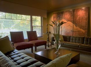 1924 Sutterville Rd, Sacramento, CA 95822