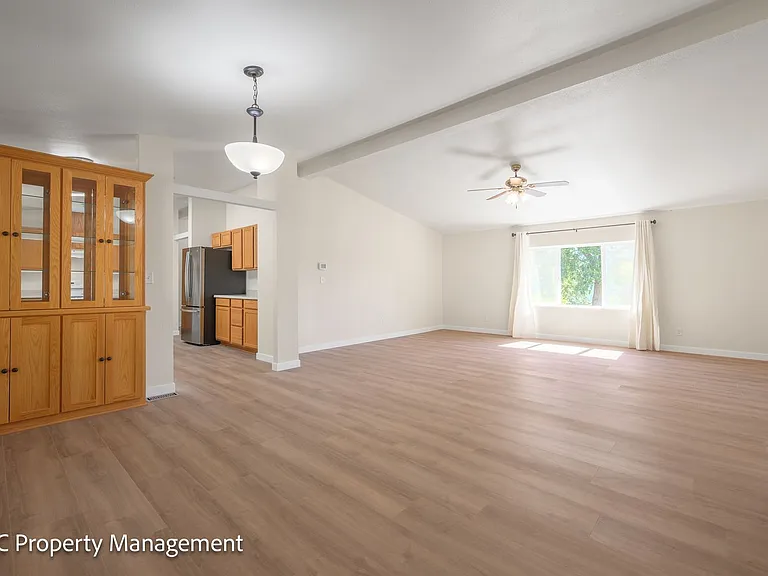 76848 London Rd — Photo 4