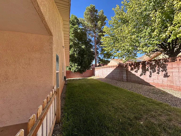 2405 S 770 W — Photo 33