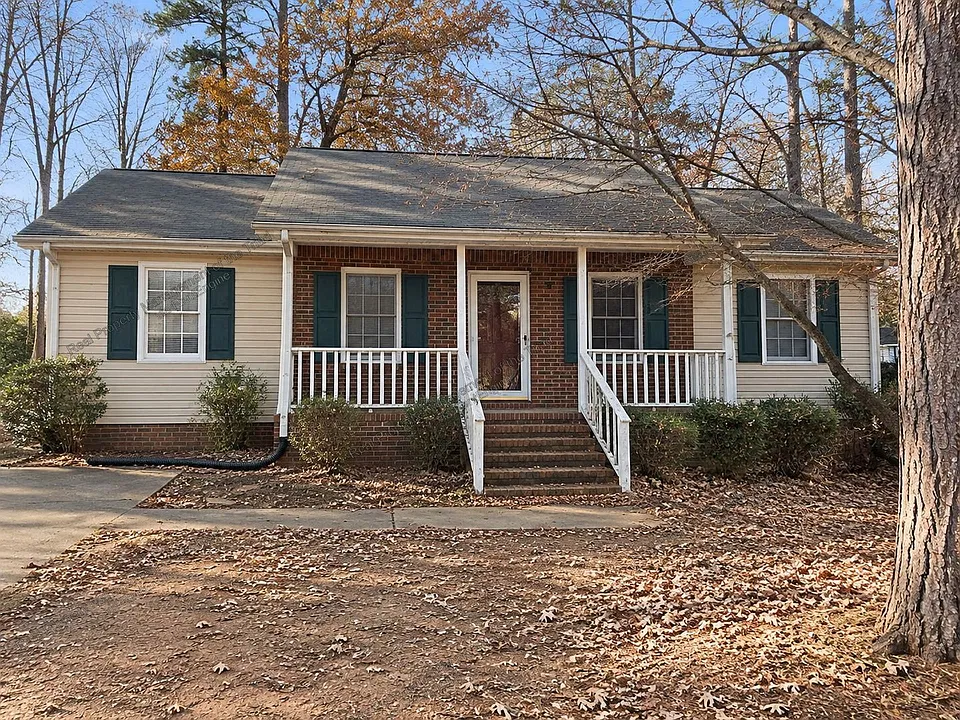 1607 Cedrow Dr