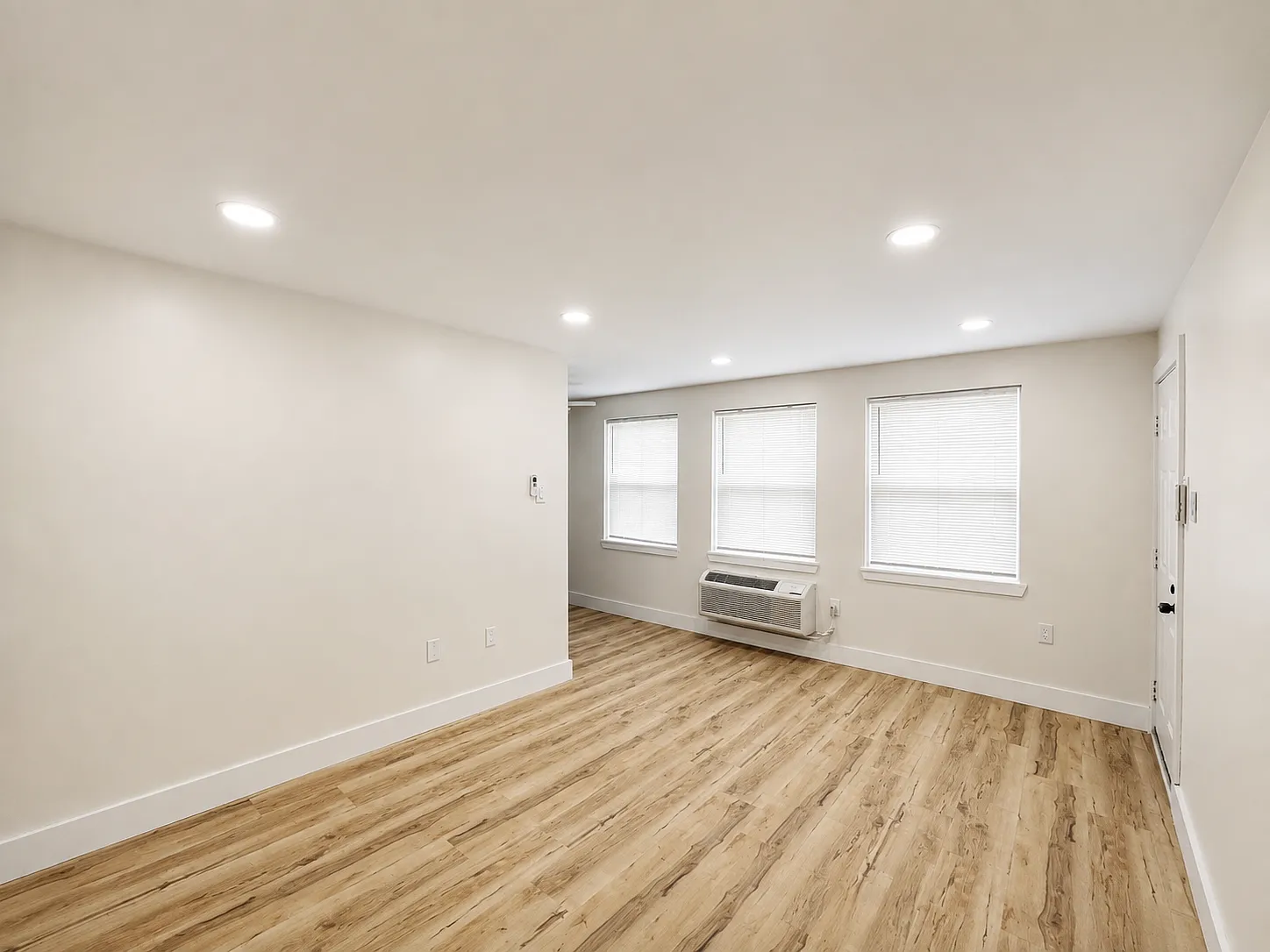2 bed, 620 sqft, $2,200 — Photo 3