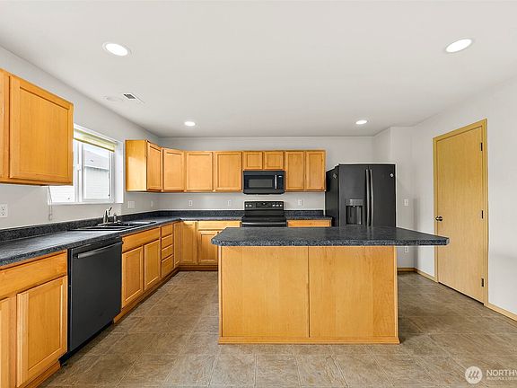 3rd image of 3906 E R Street