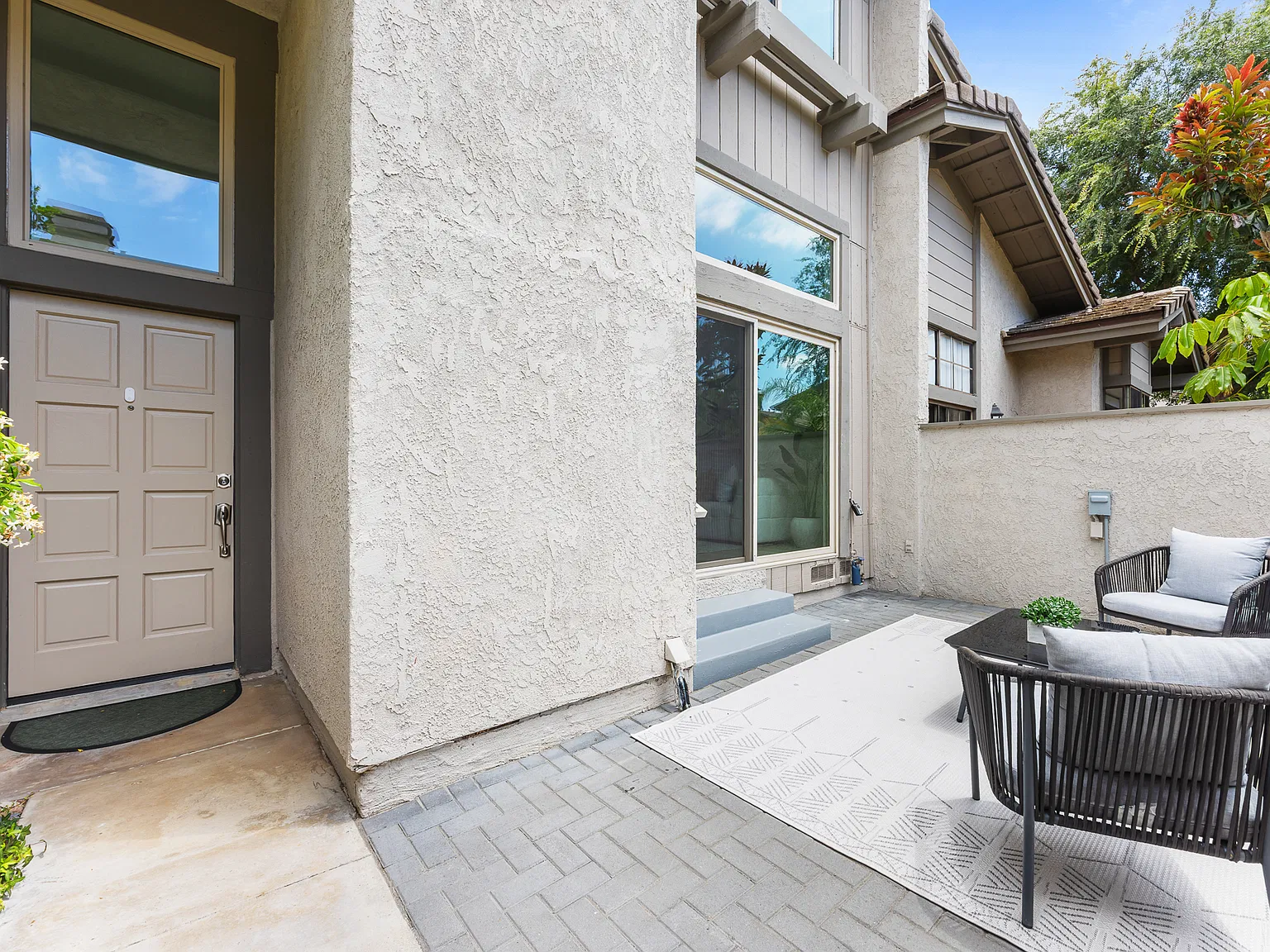 3 bed, 1741 sqft, $5,200 — Photo 3