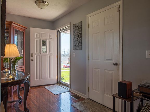 3rd image of 103 Turnberry Dr