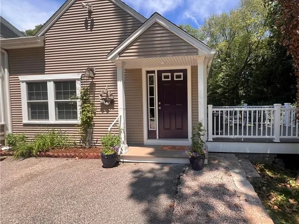 151 Dockray St, Wakefield, RI 02879