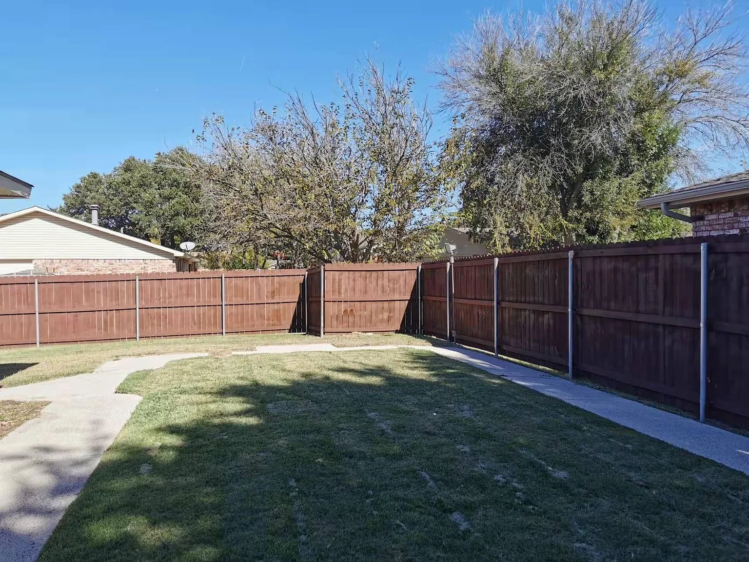 3 bed, 1856 sqft, $2,250 — Photo 1