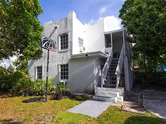 3rd image of 2367 SW 19th St