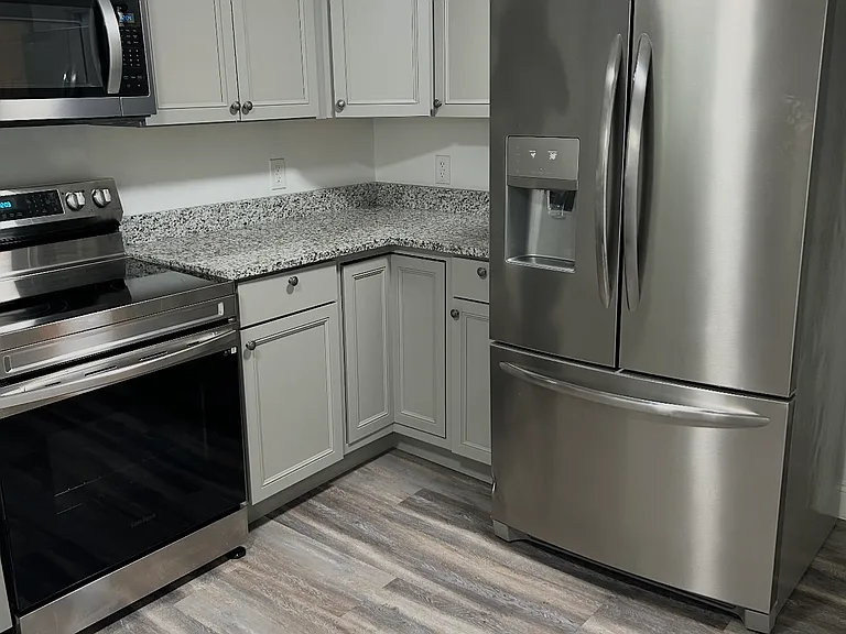 376 Brockway Ave #A — Photo 1