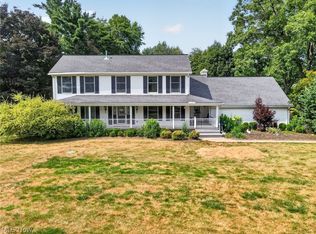 12 Square Circle Dr, Madison, OH 44057