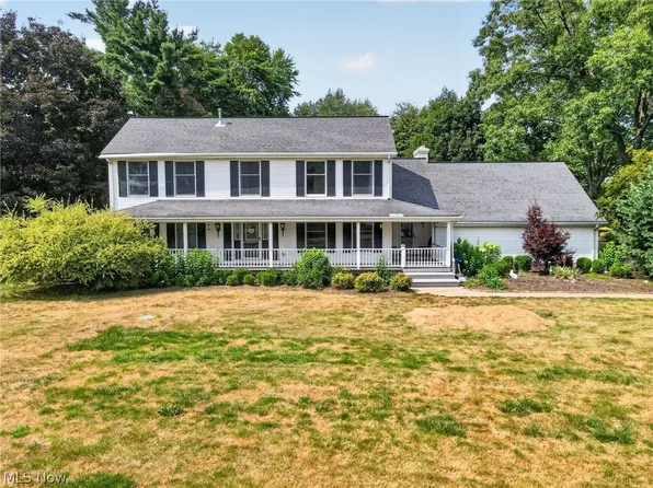 12 Square Circle Dr, Madison, OH 44057