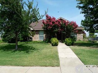 6220 Crest Dr, Midlothian, TX 76065