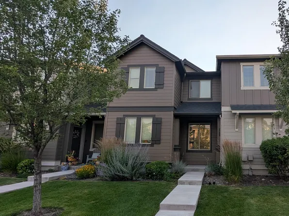 3433 SW 28th St, Redmond, OR 97756