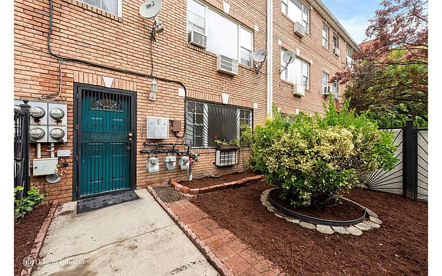 Rented by Douglas Elliman | media 17