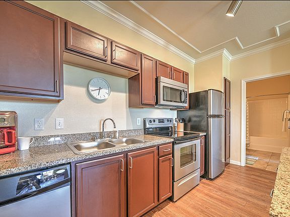 4th image of 9100 Heritage Lakes Dr #611