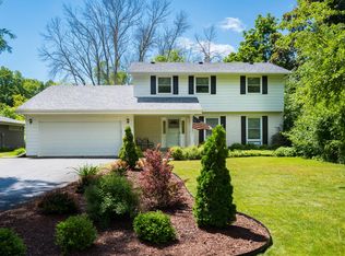 175 E Green Tree Rd, Fox Pt, WI 53217