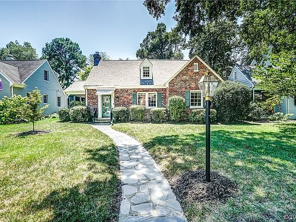 3rd image of 4631 Leonard Pkwy