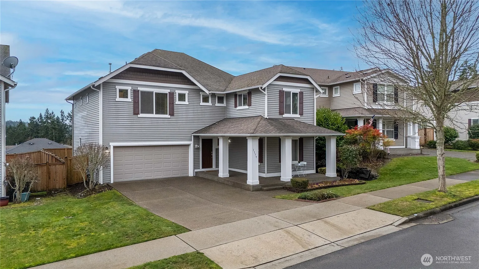 1179 Swan Loop photo 1