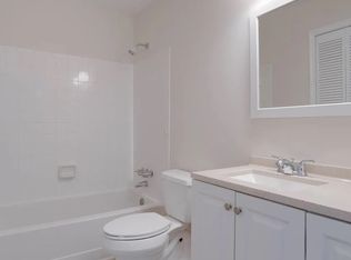 3178 Summit Square Dr #3-C1, Oakton, VA