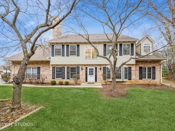 1552 Laurel Oaks Dr, Streamwood, IL 60107
