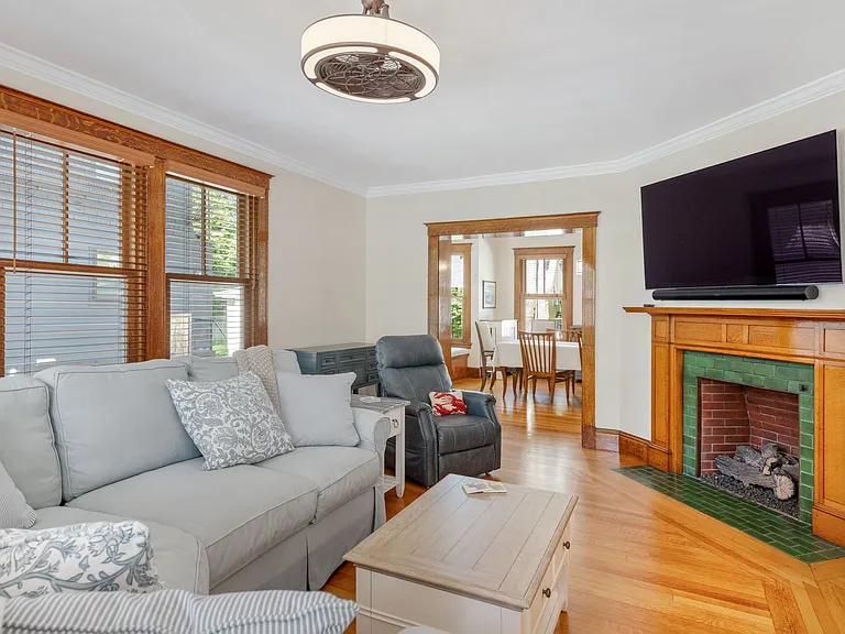 8 Bush St — Photo 15