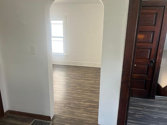 3rd image of 617 Parade St #617