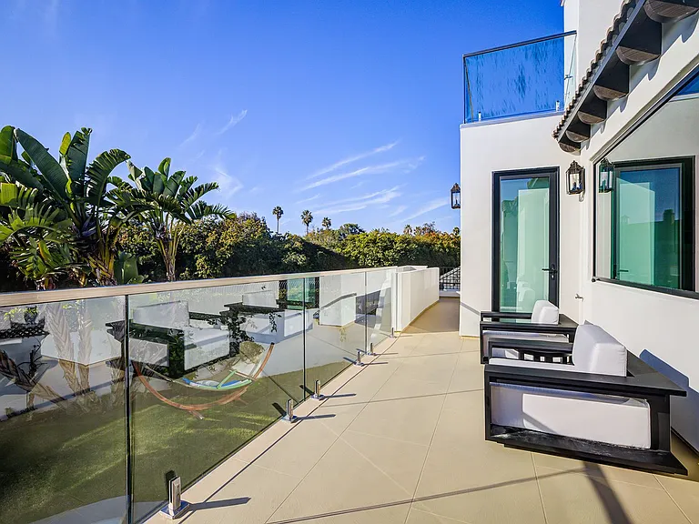 1070 Coronado Avenue — Photo 55