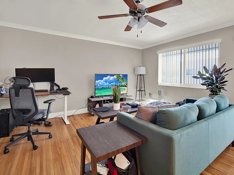 216 Calabria Ave #11 — Photo 2