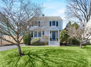 70 Ann St, Fairfield, CT 06824