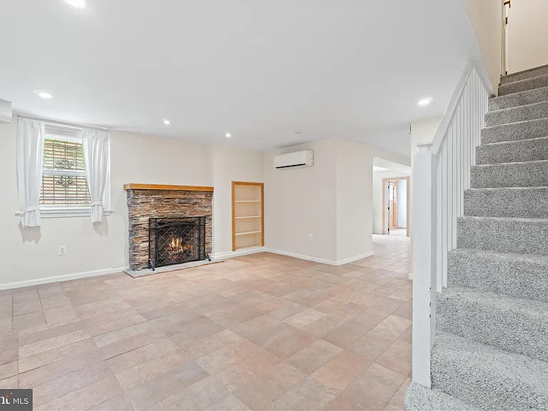 441 21st St NE #B — Photo 9