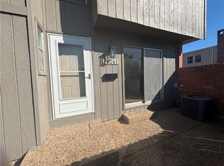 11261 Calico Dr, Kansas City, MO 64137