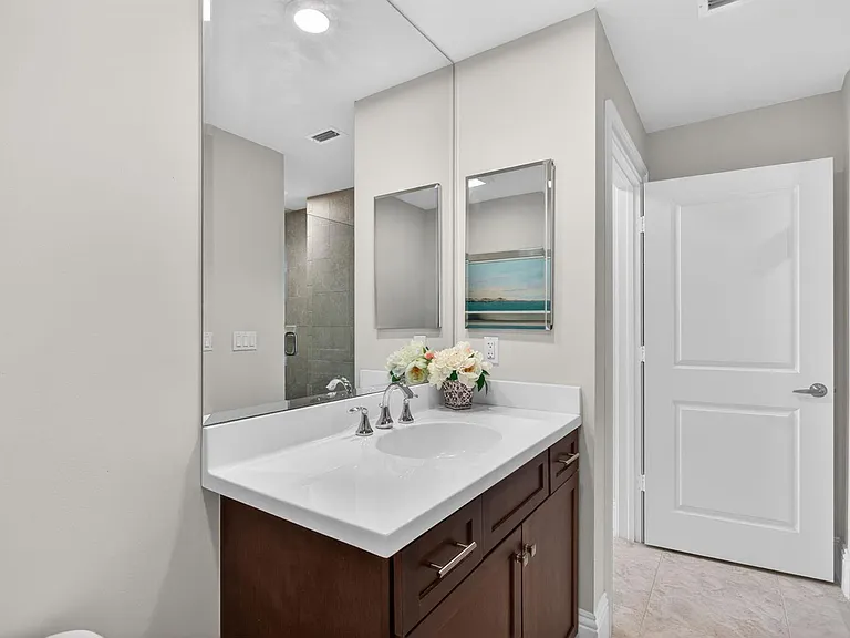 834 Bay Colony Dr S — Photo 37