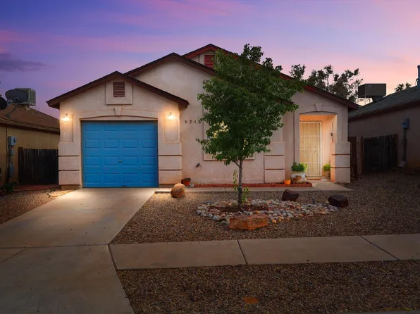 5916 Full Moon Ave NW, Albuquerque, NM 87114